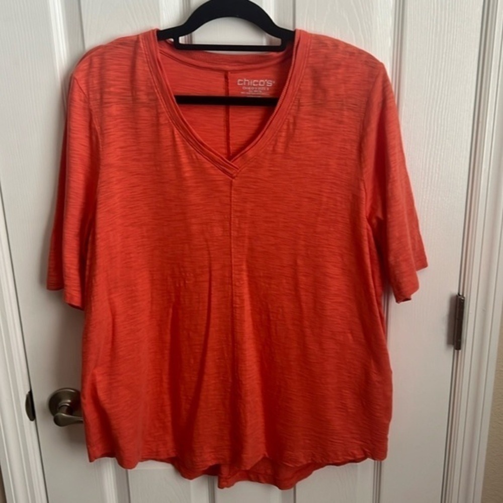 Chico's V-Neck Top Easy Tee Soft Knit Short Sleeve Orange Coral Size XL (16)
